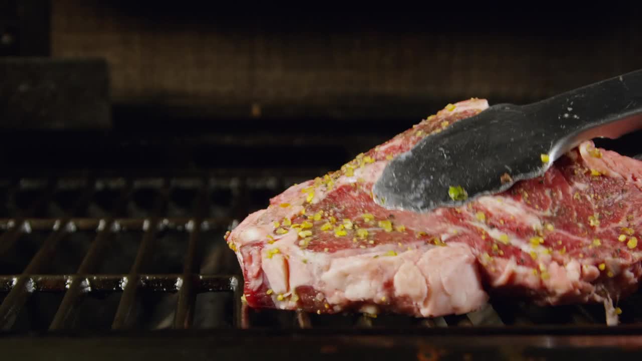 Free Video Stock Steak On The Barbecue Live Wallpaper - Free Download