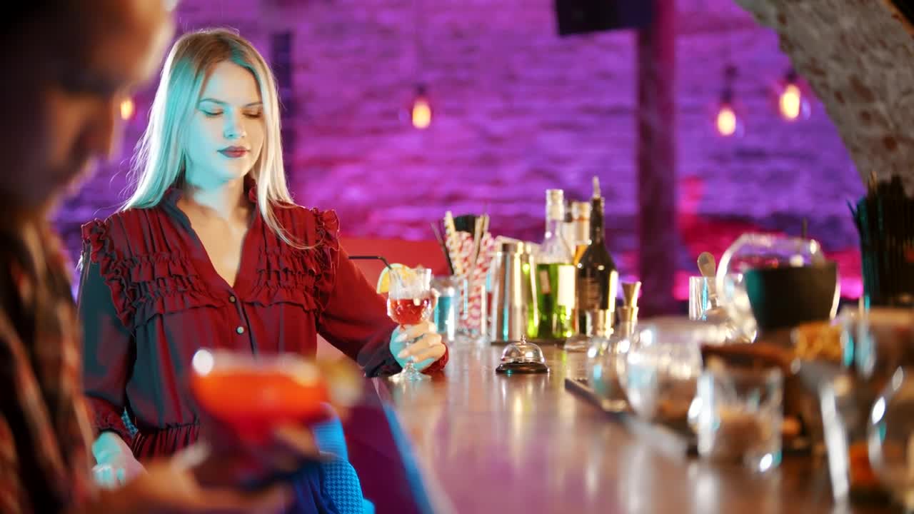 Free Stock Video Woman In A Bar Turns To See A Distracted Man Live Wallpaper - Free Download