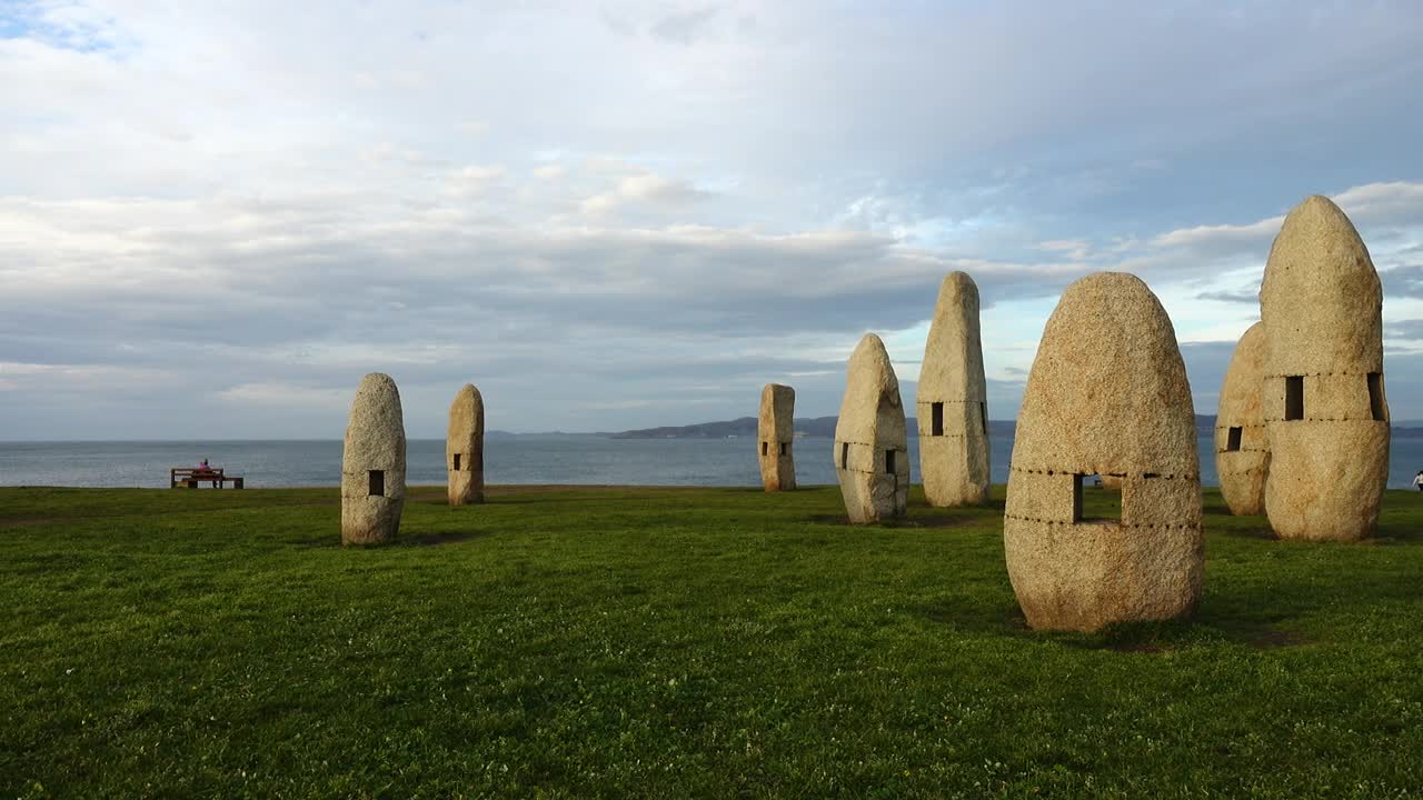 Free Video Stock Stone Monuments On The Coast Live Wallpaper - Free Download