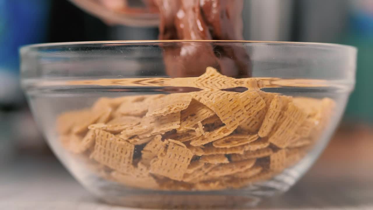 Video Stock Cinnamon Toast Cereal With Hazel Nut Cream Live Wallpaper For PC - Free Download