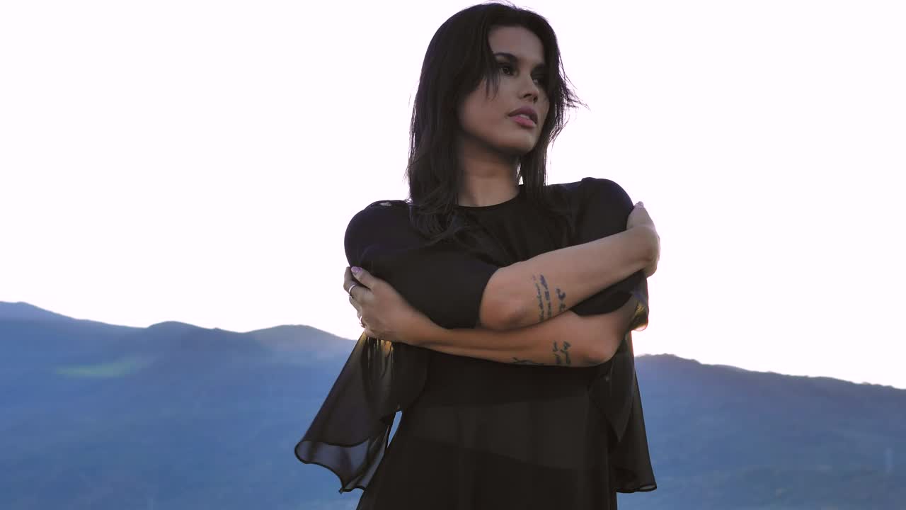 Stock Video Female Model In A Outdoors Photoshoot Live Wallpaper For PC - Free Download