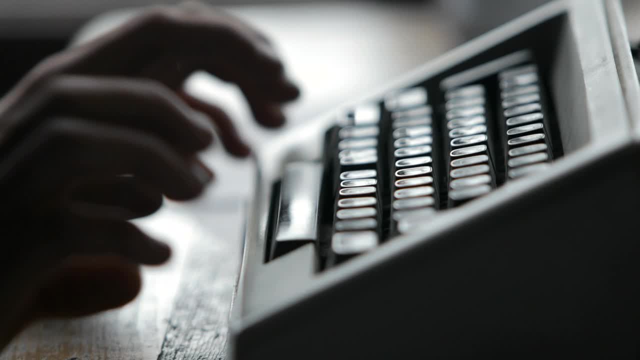 Video Stock Person Writing A Letter With A Typewriter Live Wallpaper Free - Free Download