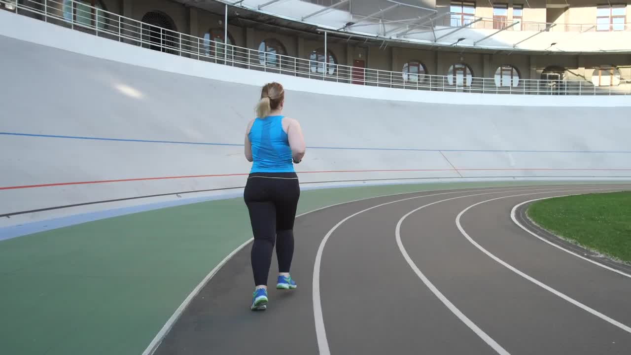 Free Stock Video Woman Running On A Running Track Live Wallpaper - Free Download