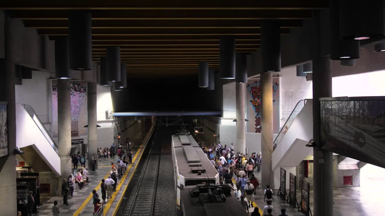Stock Video People Leaving An Subway Train Time Lapse Shot Live Wallpaper - Free Download