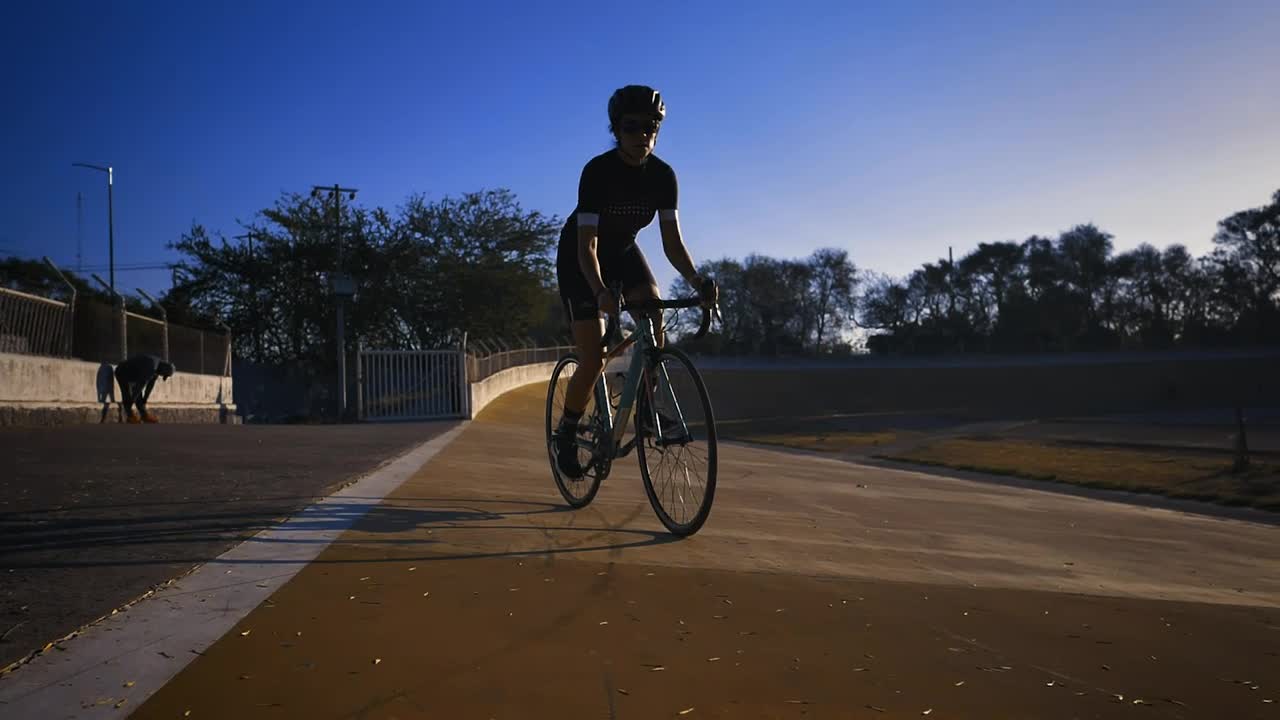Stock Video Cycling Track And Cyclists Outside Live Wallpaper For PC - Free Download