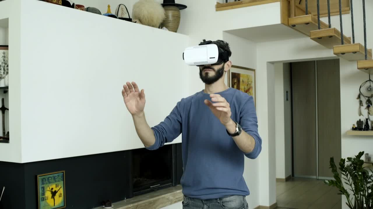 Stock Video Man Working In Virtual Reality At Hom Animated Wallpaper - Free Download