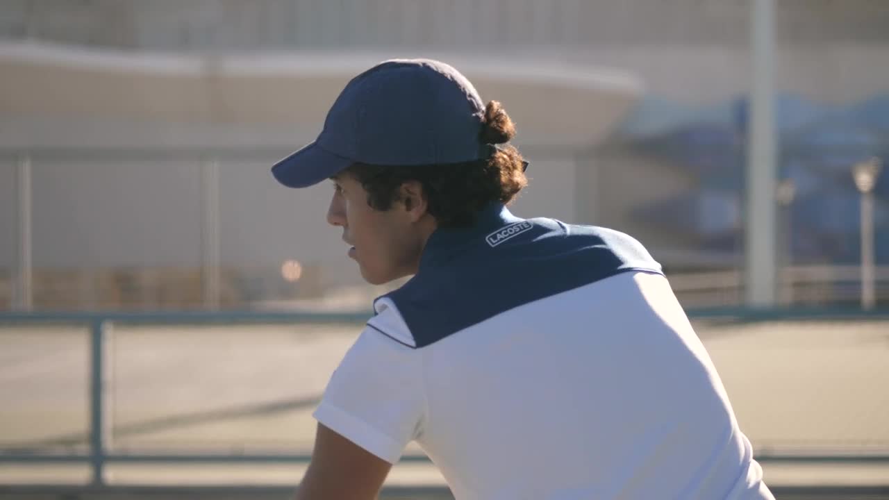 Stock Video Man Serving Tennis Bal Animated Wallpaper - Free Download