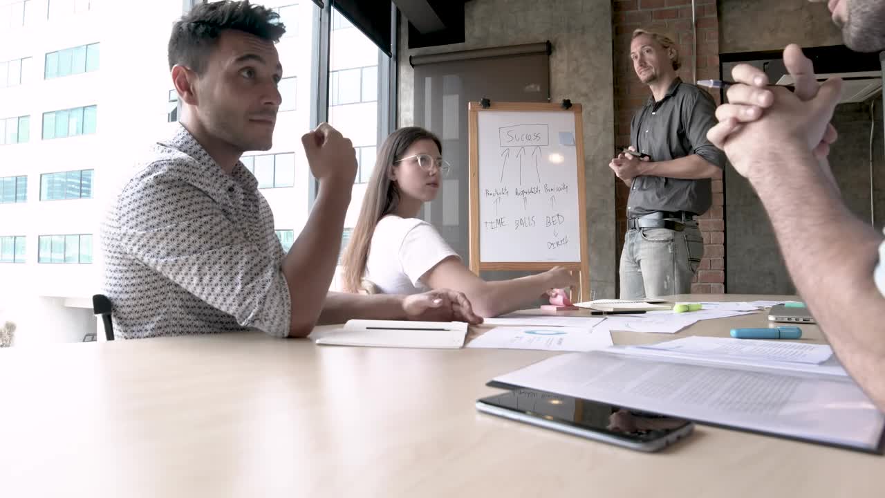 Free Stock Video Work Team In A Meeting Live Wallpaper - Free Download
