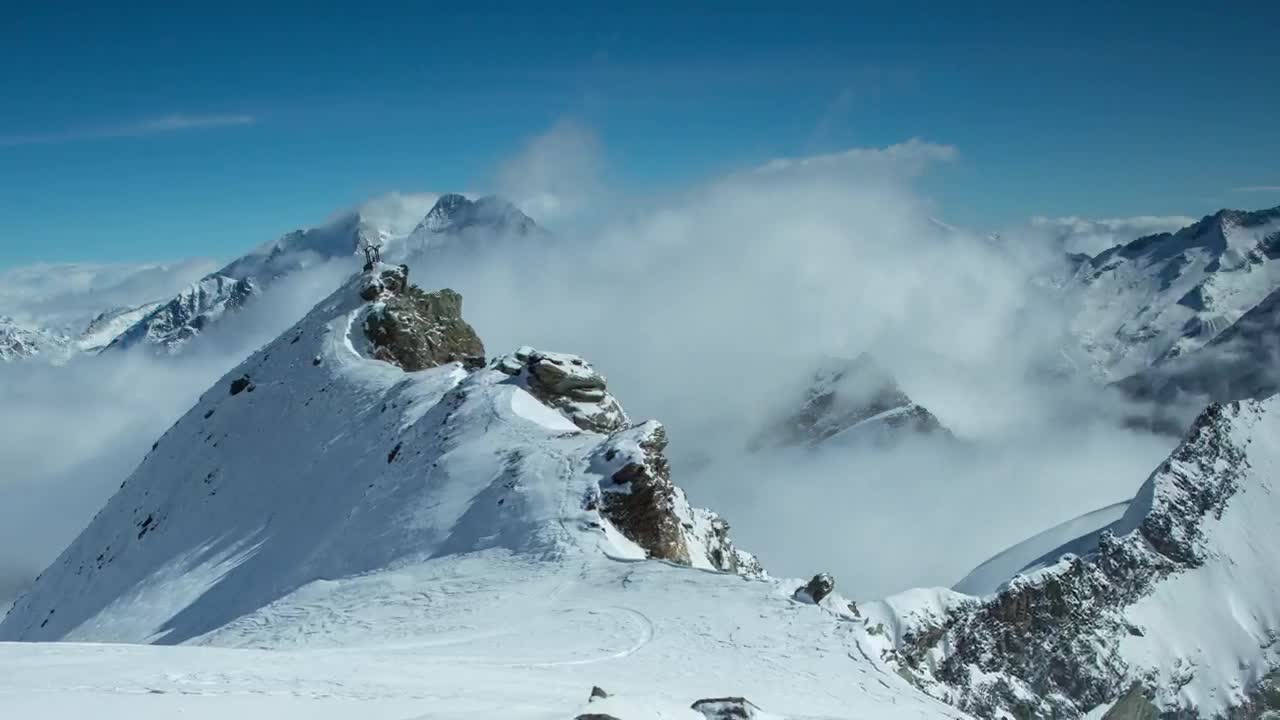 Stock Video Fog On The Heights Of The Snowy Mountains Live Wallpaper For PC - Free Download