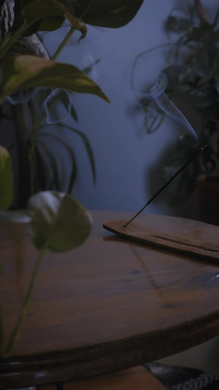 Video Stock Practicing With A Tibetan Bowl During Meditation Live Wallpaper Free - Free Download