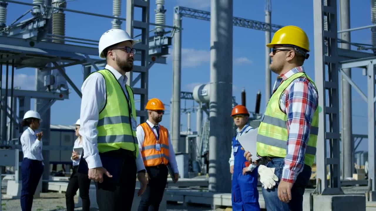 Stock Video Electrical Workers In Power Plant Live Wallpaper For PC - Free Download