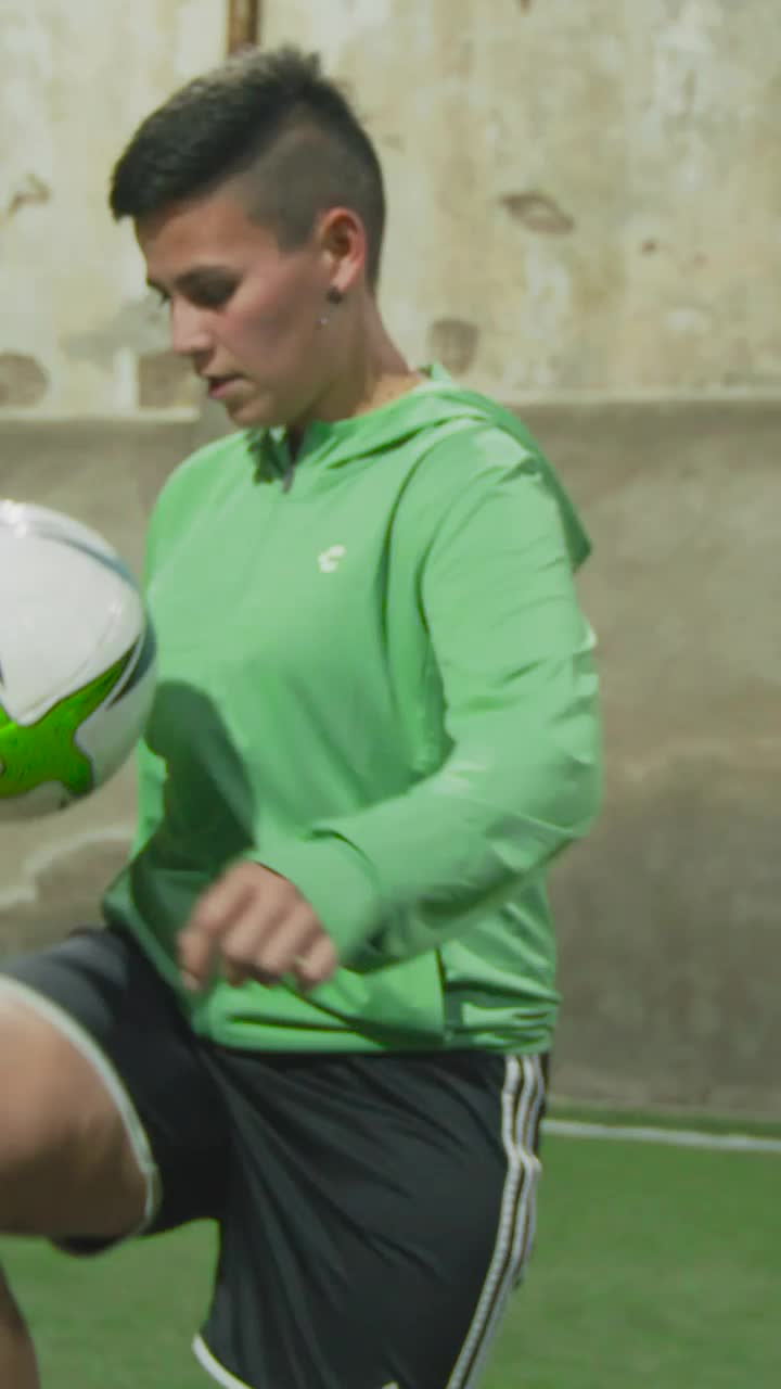 Free Video Stock talented soccer player juggling the ball Live Wallpaper - Free Download