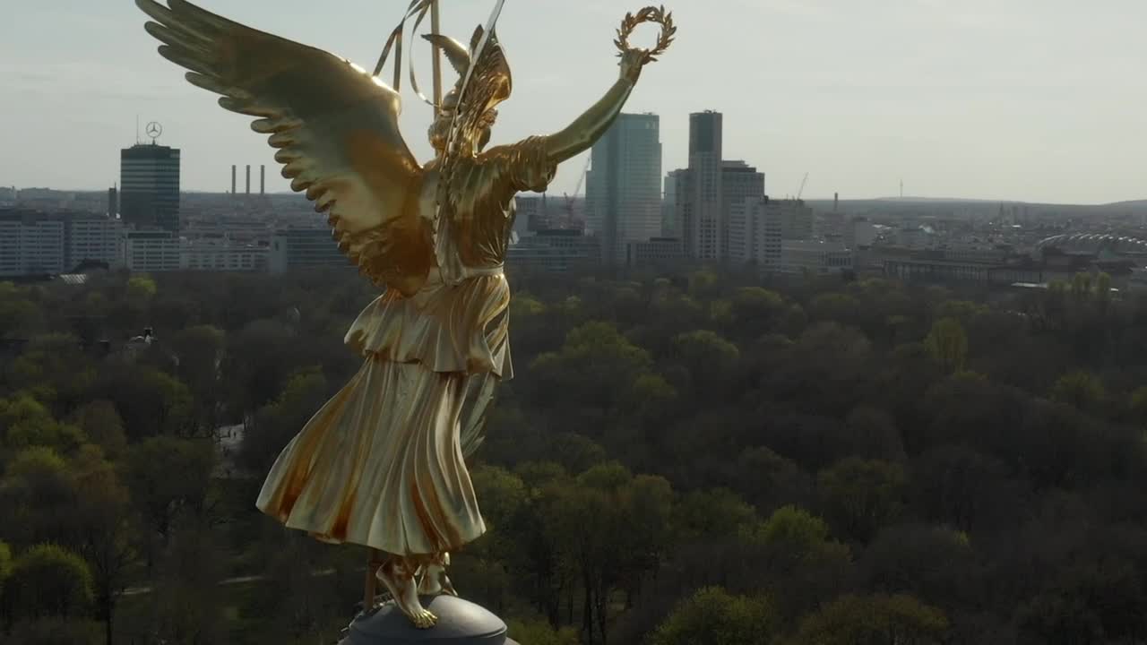 Free Video Stock the berlin victory column golden statue Live Wallpaper - Free Download