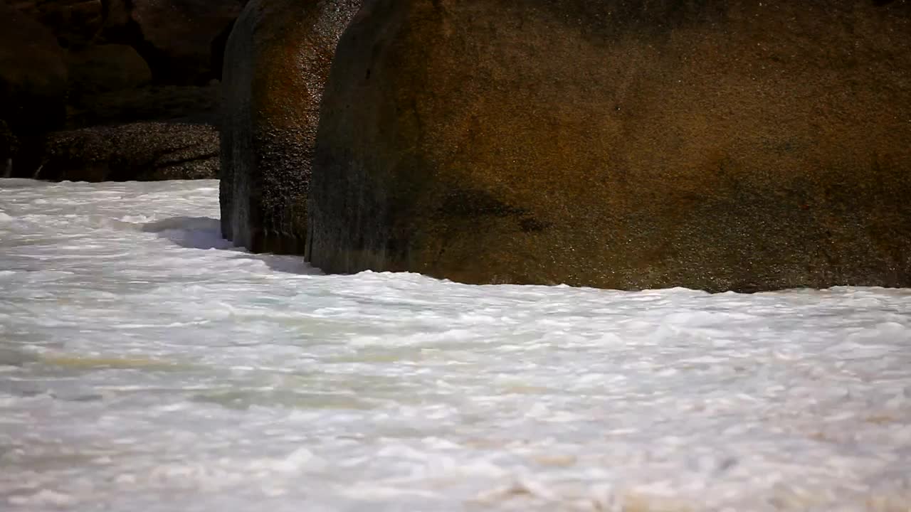 Stock Video Ocean Waves Crashing At The Rocks Live Wallpaper - Free Download