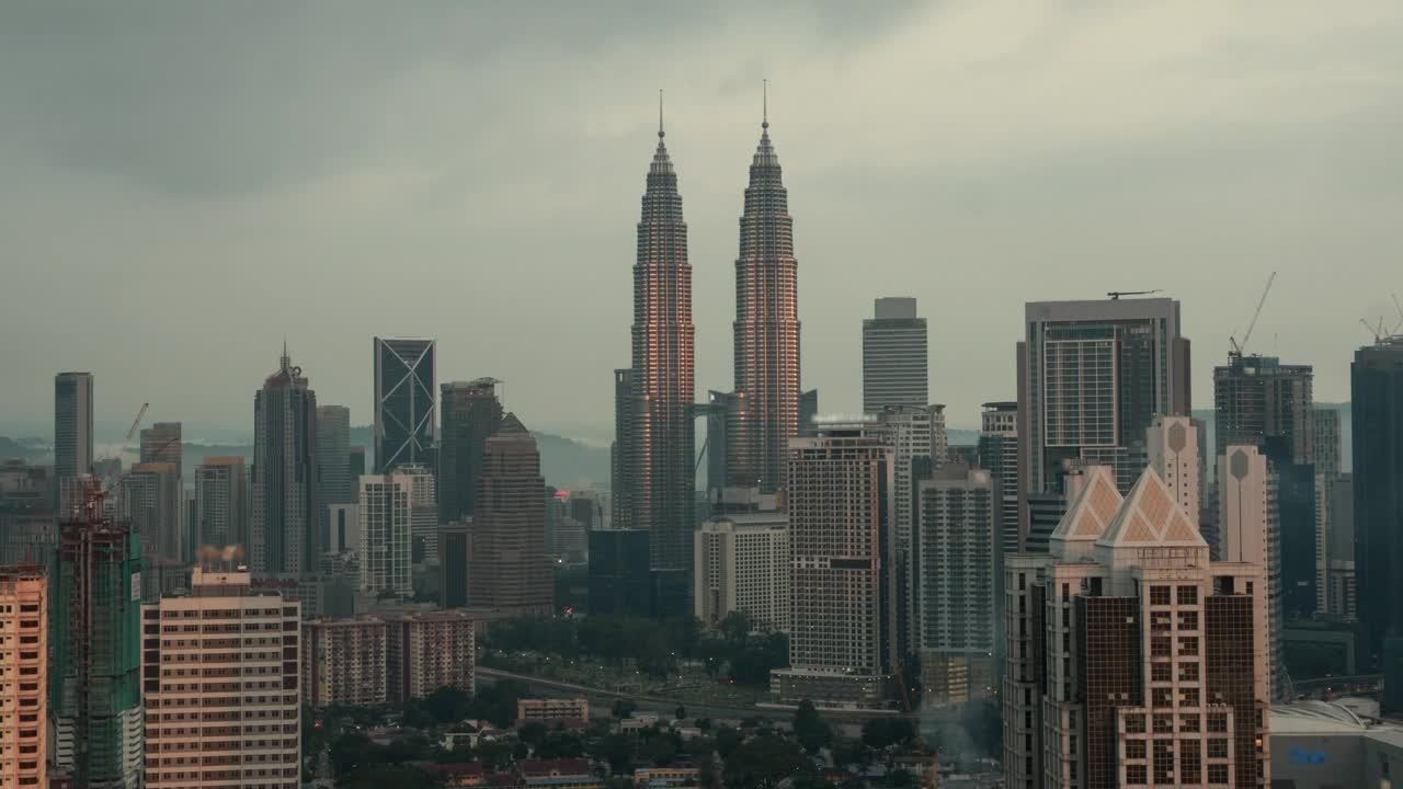 Stock Video Evening Changing To Night Over The City Live Wallpaper For PC - Free Download