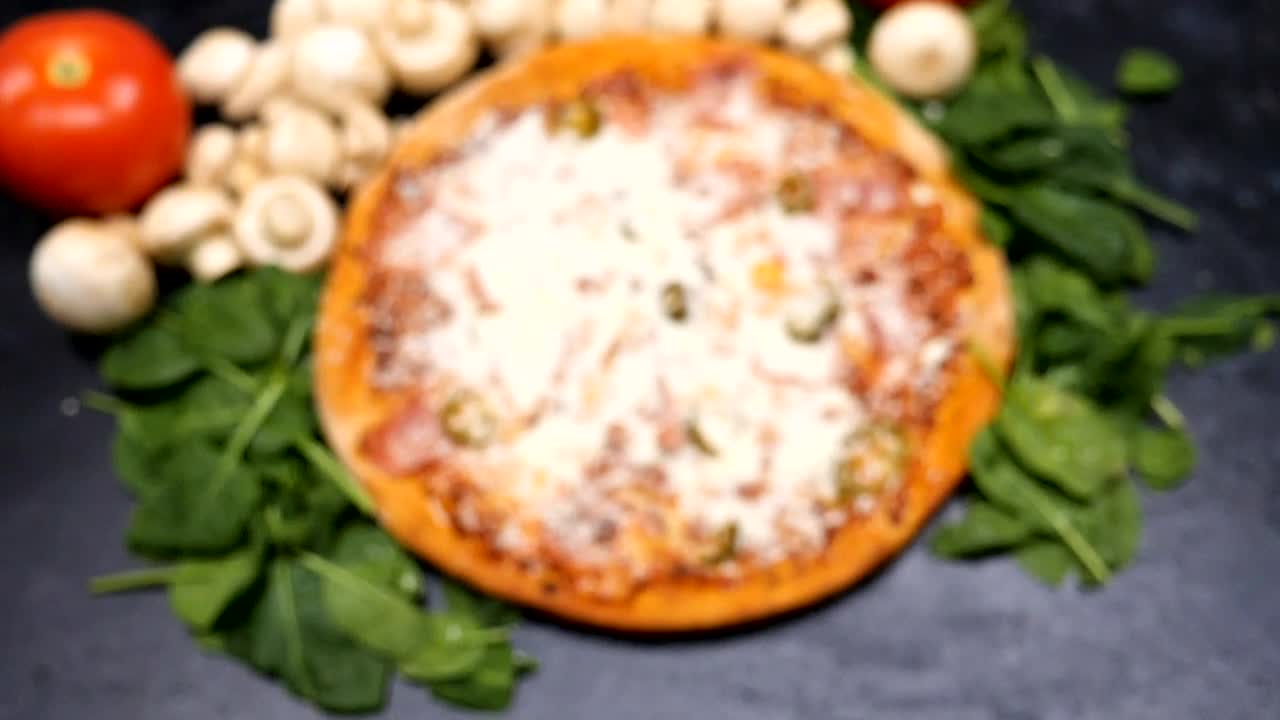 Video Stock Pizza Coming Into Focus Live Wallpaper Free - Free Download