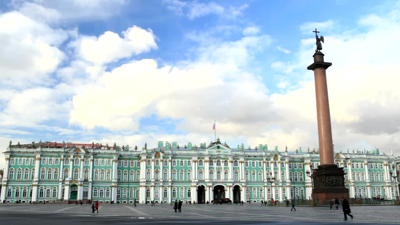 Free Video Stock tall statue outside hermitage Live Wallpaper - Free Download