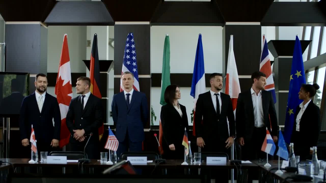 Stock Video International Leaders Posing For A Photo Animated Wallpaper - Free Download