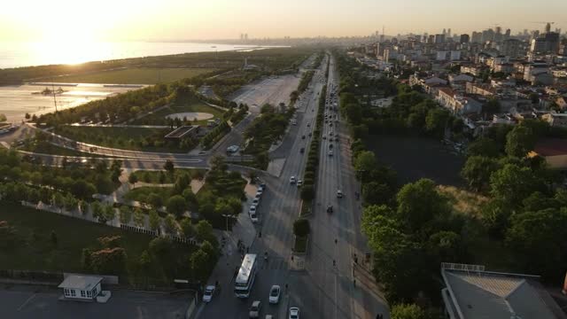 Video Stock City Traffic In An Large Avenue Near The Beach Smal Live Wallpaper For PC - Free Download