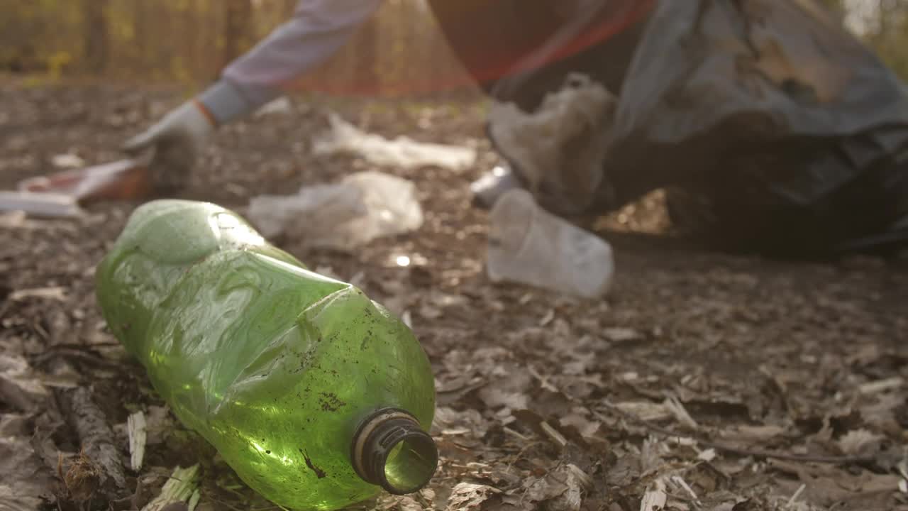 Stock Video Person Cleaning Garbage In Nature Live Wallpaper - Free Download