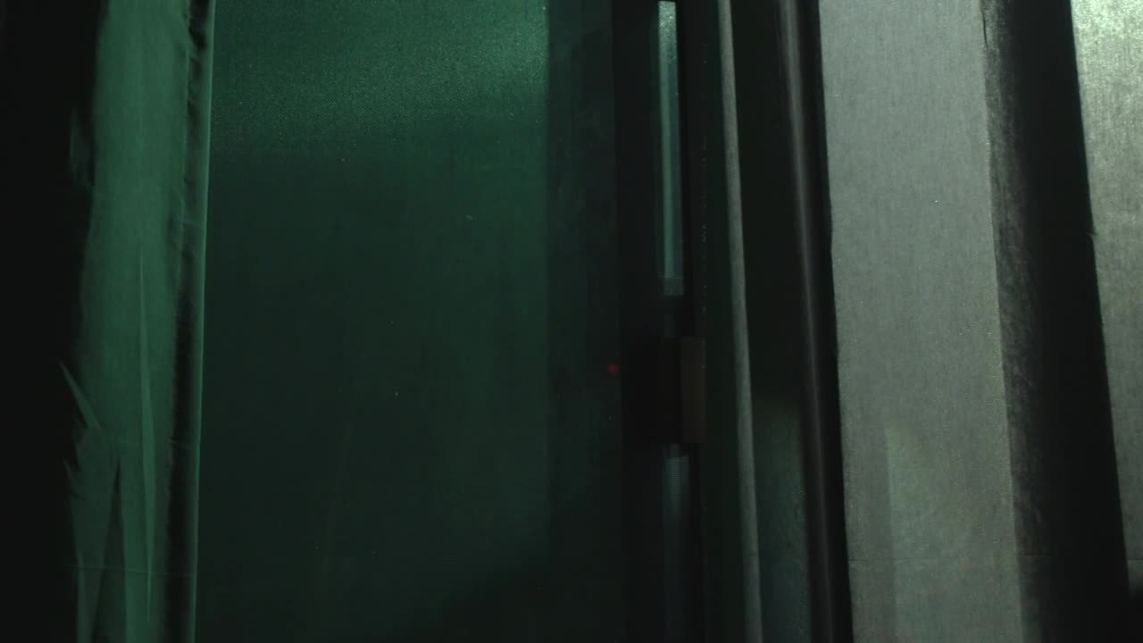 Free Stock Video Silent Thief Peeking Inside A House Live Wallpaper - Free Download
