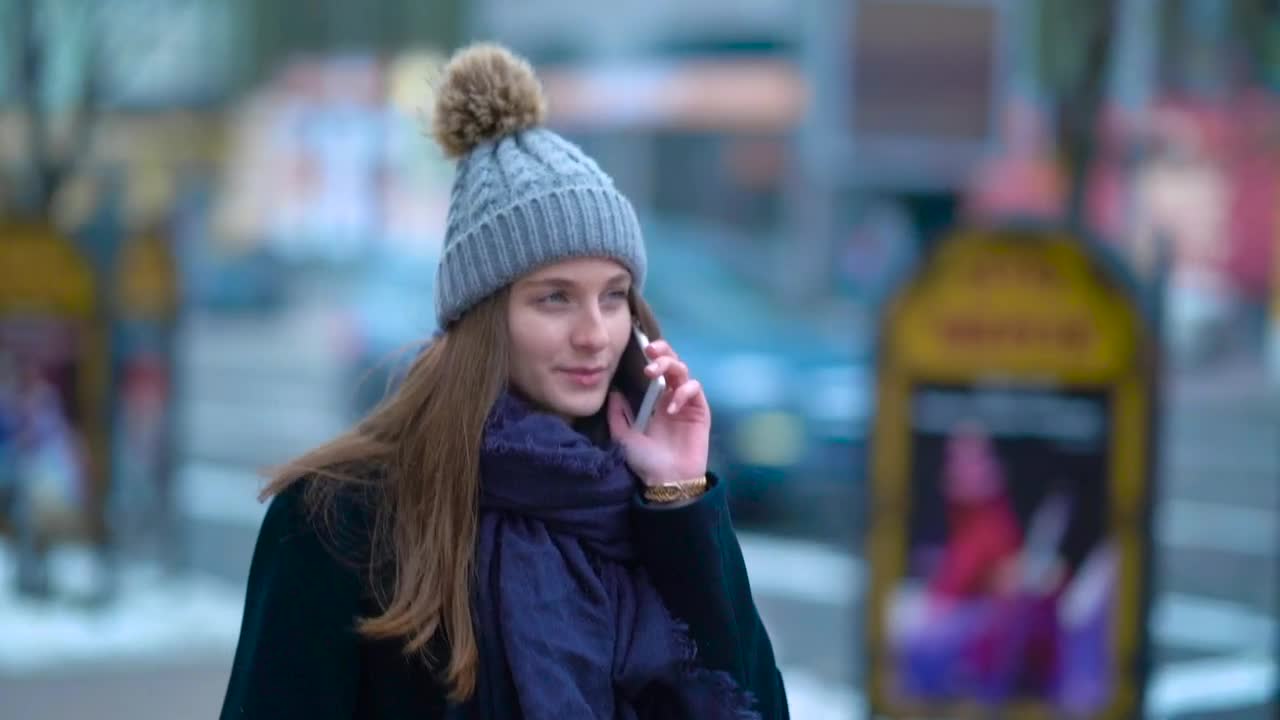 Free Stock Video Warm Girl Walking While Talking On The Phone Live Wallpaper - Free Download