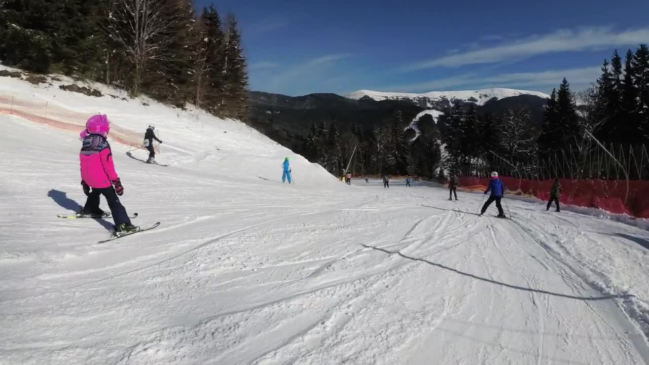 Stock Video Going Down A Ski Crowded Mountain Track Live Wallpaper For PC - Free Download