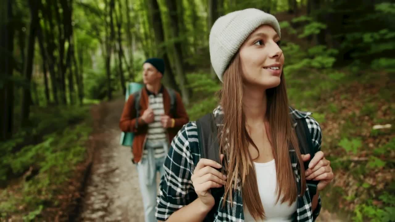 Stock Video Couple Enjoy Nature Hike During Lockdown Live Wallpaper For PC - Free Download