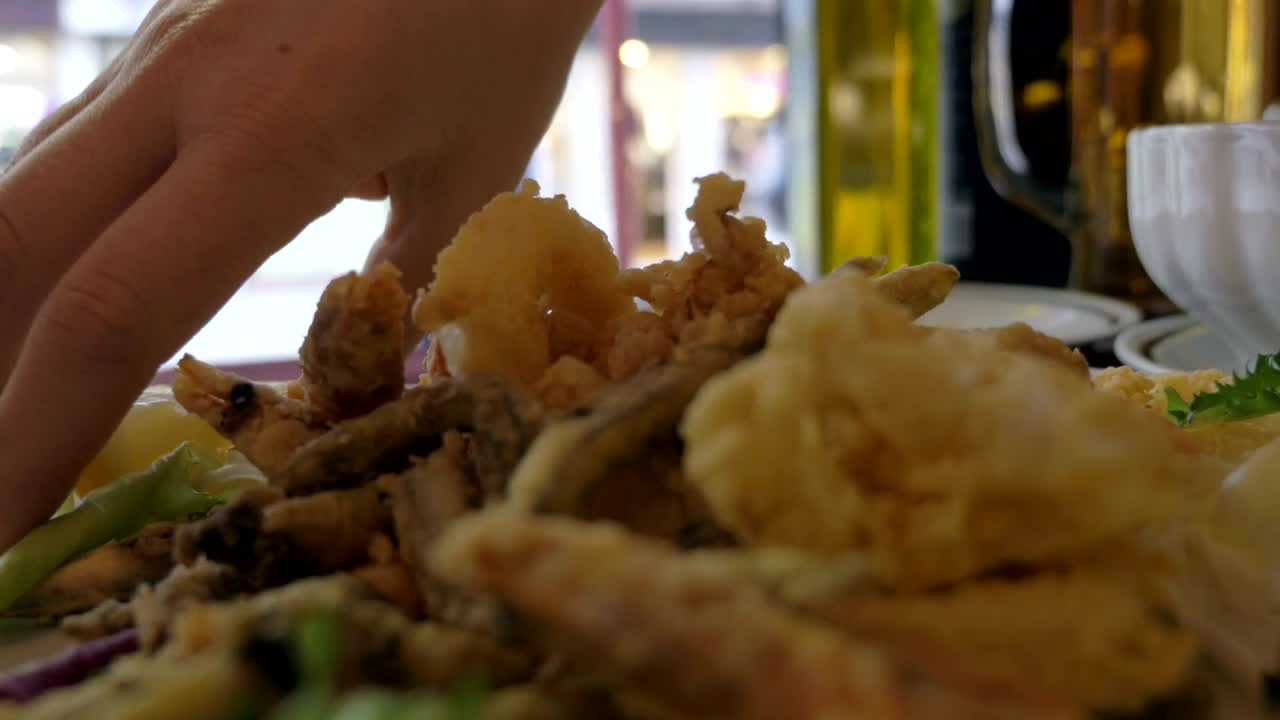 Stock Video Dripping Lemon Juice On Seafood Live Wallpaper For PC - Free Download