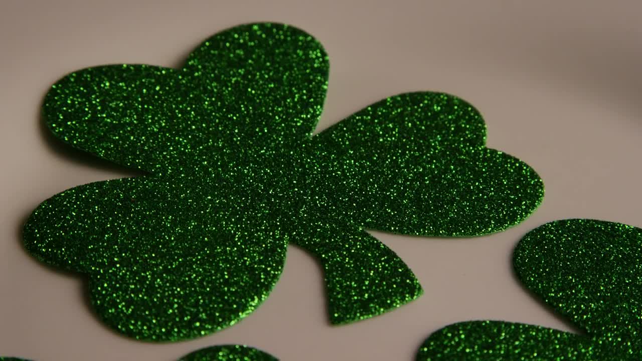 Free Stock Video Shiny St Patricks Day Clovers Live Wallpaper - Free Download