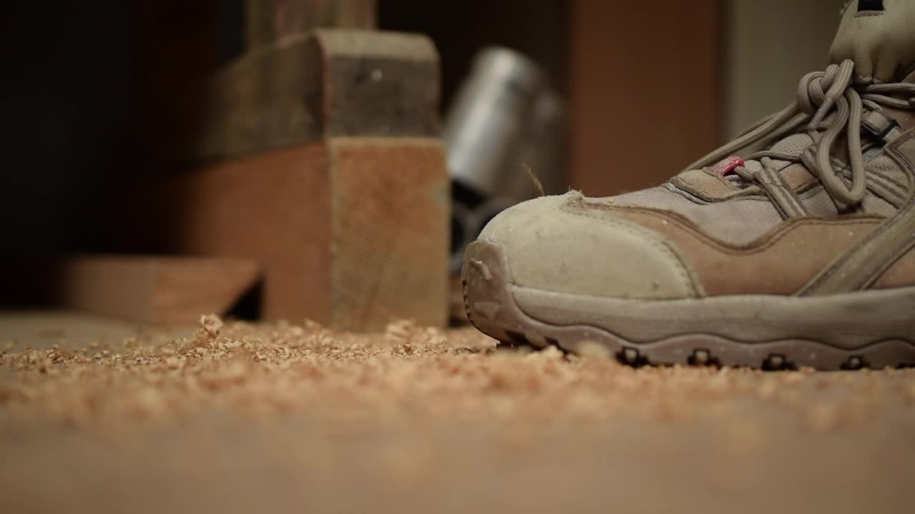Free Stock Video Sawdust Falling On A Carpenters Feet Live Wallpaper - Free Download