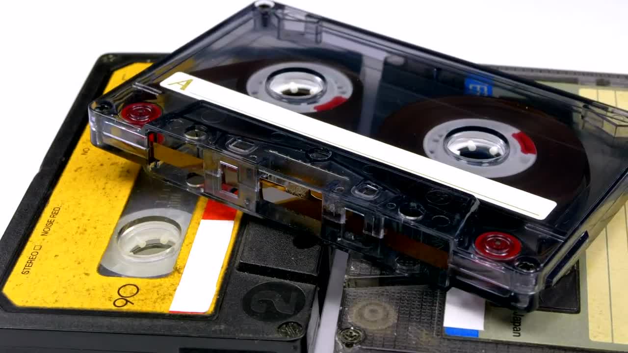 Free Stock Video Vintage Audio Cassettes Spinning Live Wallpaper - Free Download