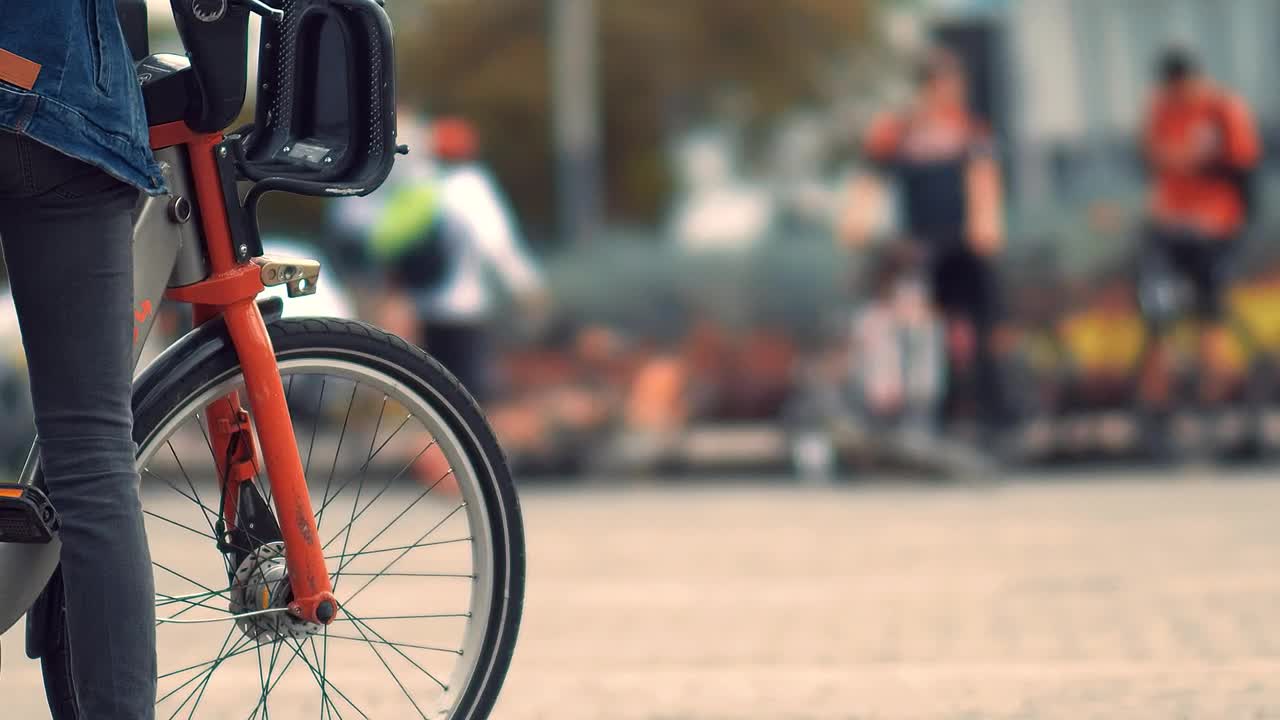 Stock Video Bike Ride Around The City Live Wallpaper For PC - Free Download