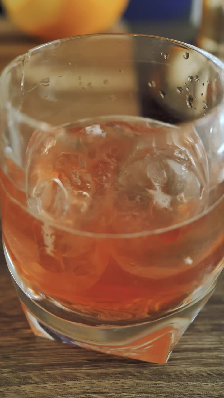 Stock Video Orange Twist In Negroni Live Wallpaper - Free Download