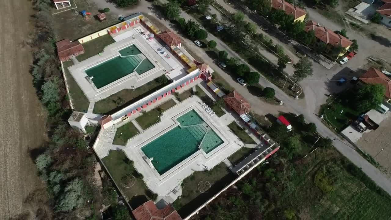 Stock Video People At A Salt Water Pool Live Wallpaper - Free Download