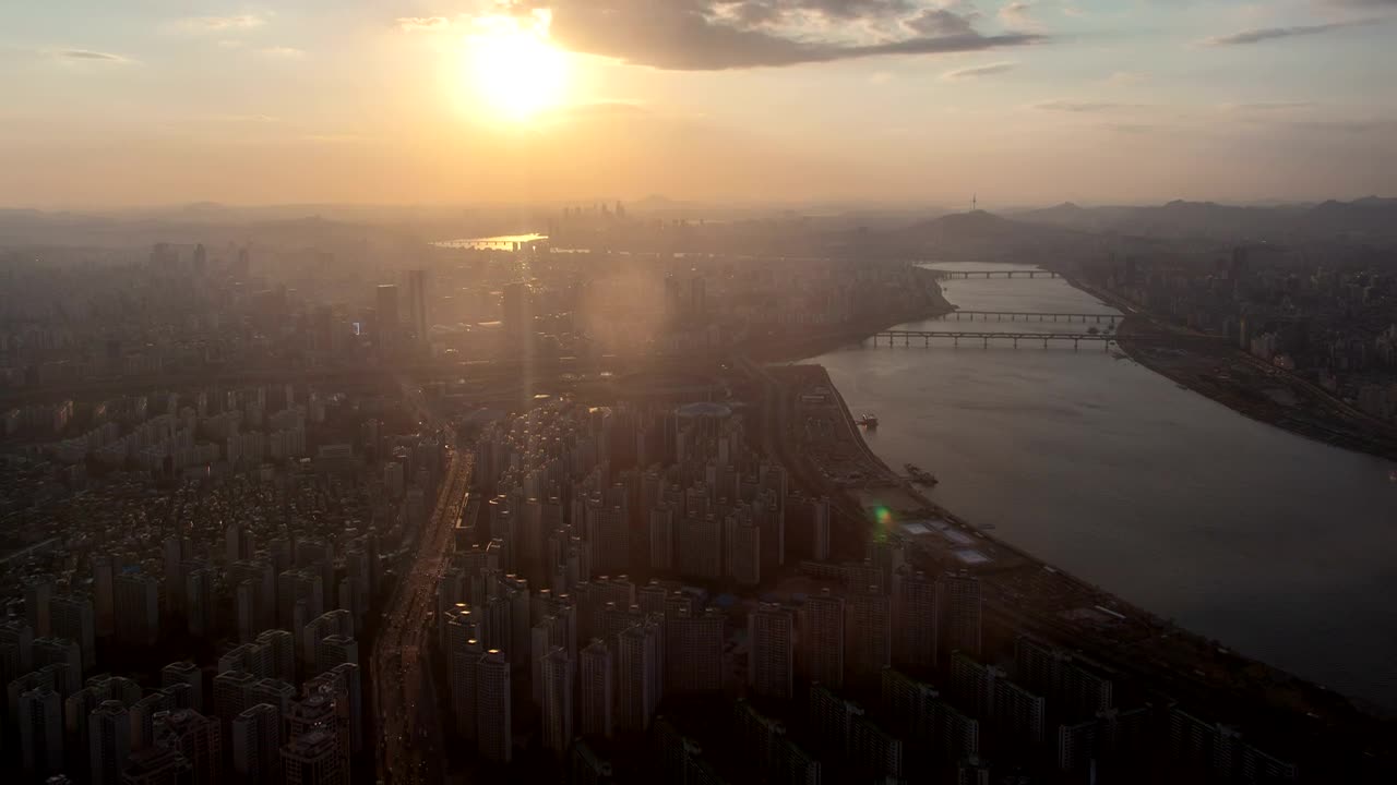 Video Stock City With A Wide River At Sunset Live Wallpaper For PC - Free Download