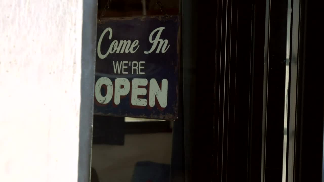 Video Stock Changing A Shop Sign To Closed Live Wallpaper For PC - Free Download