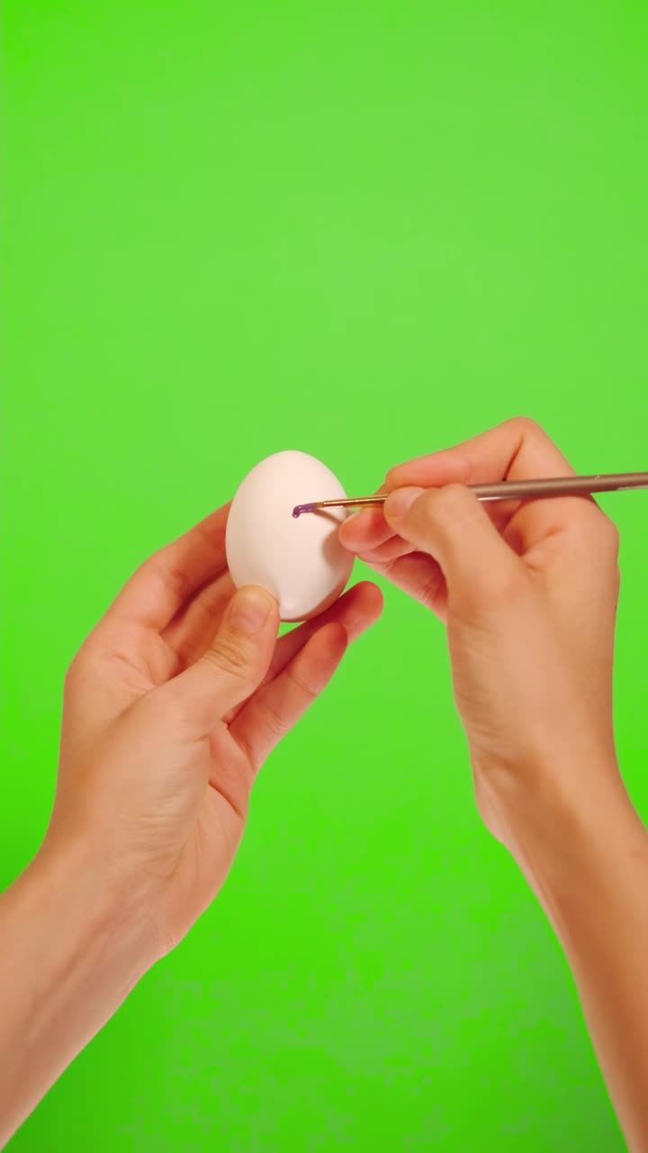 Stock Video Person Decorating An Egg With Hearts Live Wallpaper - Free Download