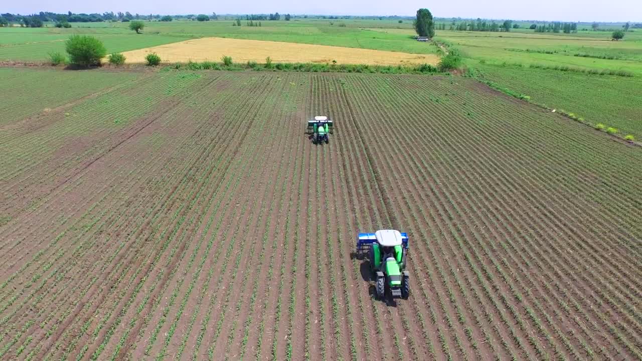 Free Video Stock tractors working on agricultural fields Live Wallpaper - Free Download
