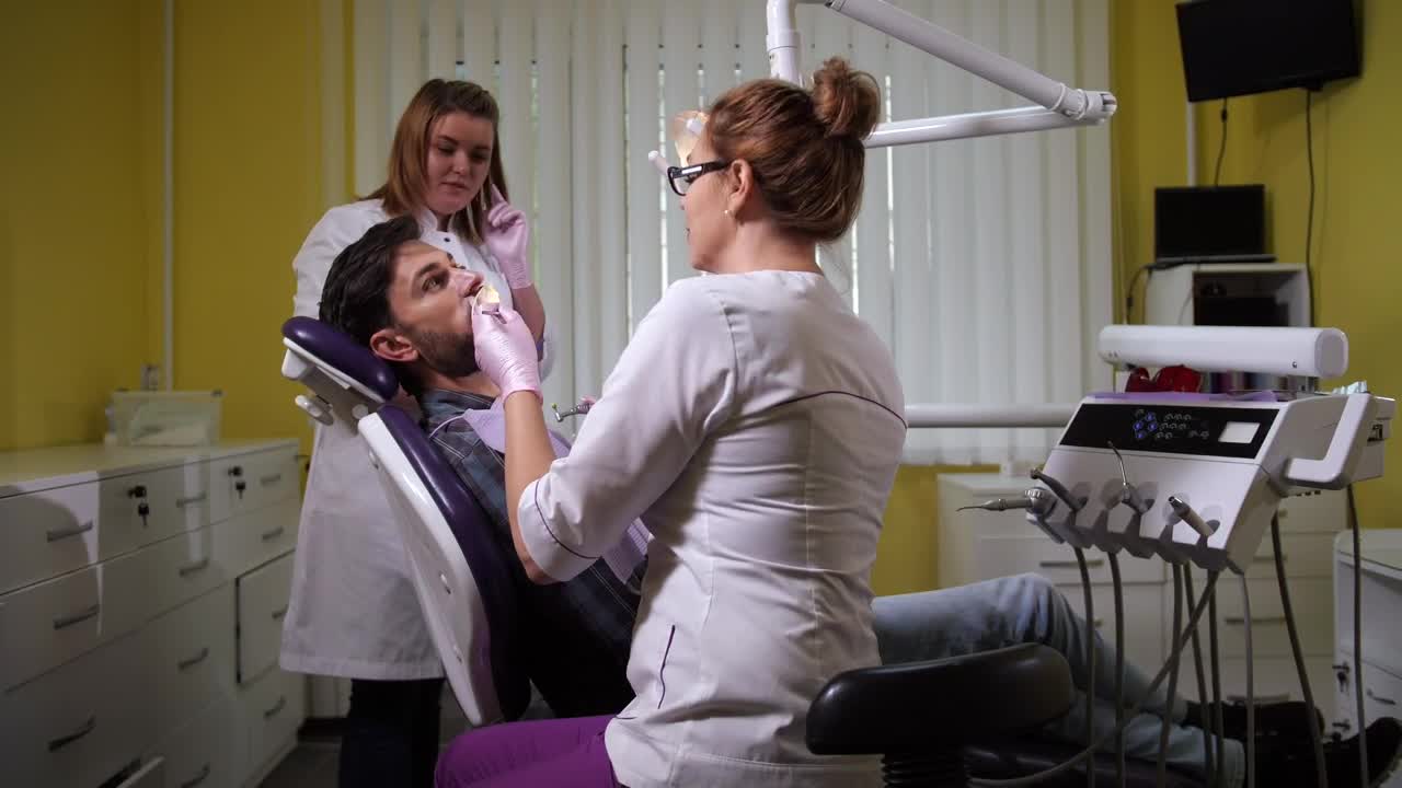 Stock Video Female Dentist Polishing Teeth Live Wallpaper For PC - Free Download