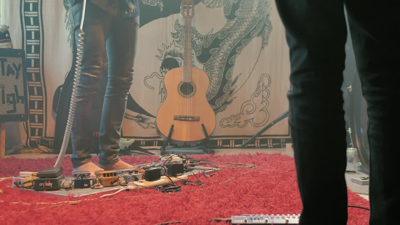 Stock Video Electric Guitar Pedals Live Wallpaper For PC - Free Download
