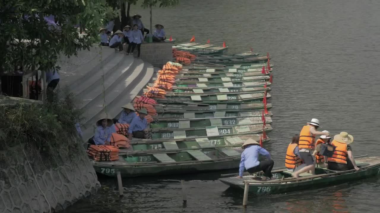 Free Video Stock Small Boat Heating Out With Tourists Live Wallpaper - Free Download