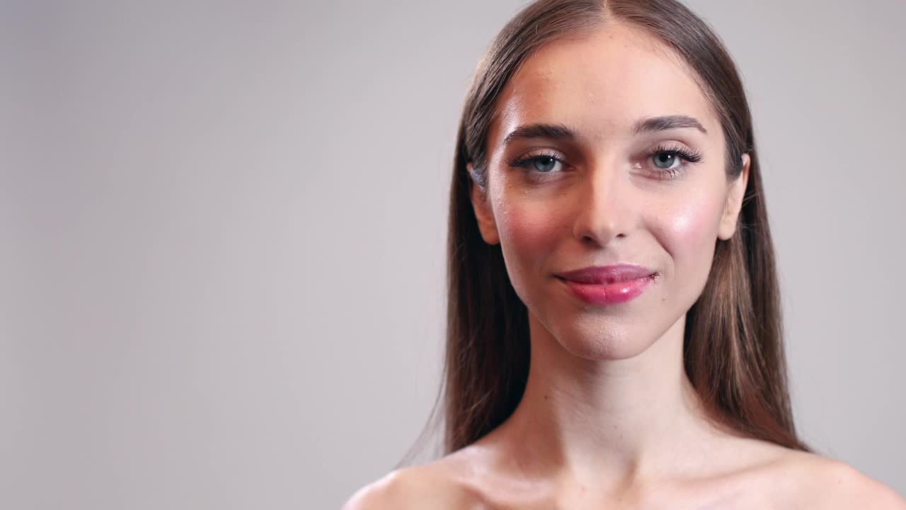 Video Stock Portrait Of Woman Holding A Healthy Apple Live Wallpaper Free - Free Download