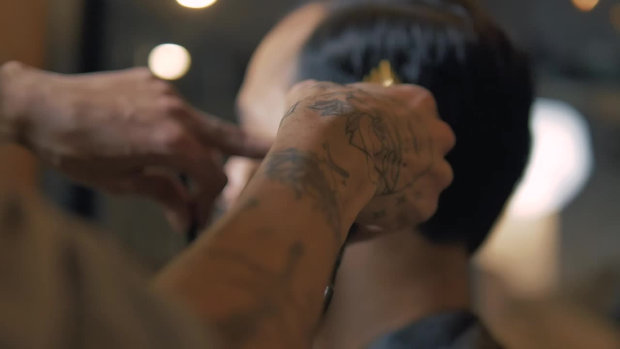 Stock Video Degrading A Mans Hair In A Barbershop Live Wallpaper For PC - Free Download