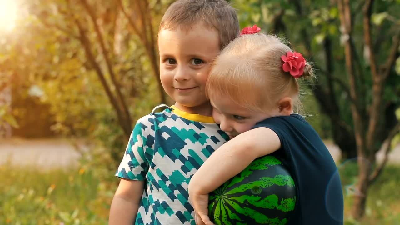 Free Stock Video Two Little Boy And Girl Hugging In Nature Live Wallpaper - Free Download