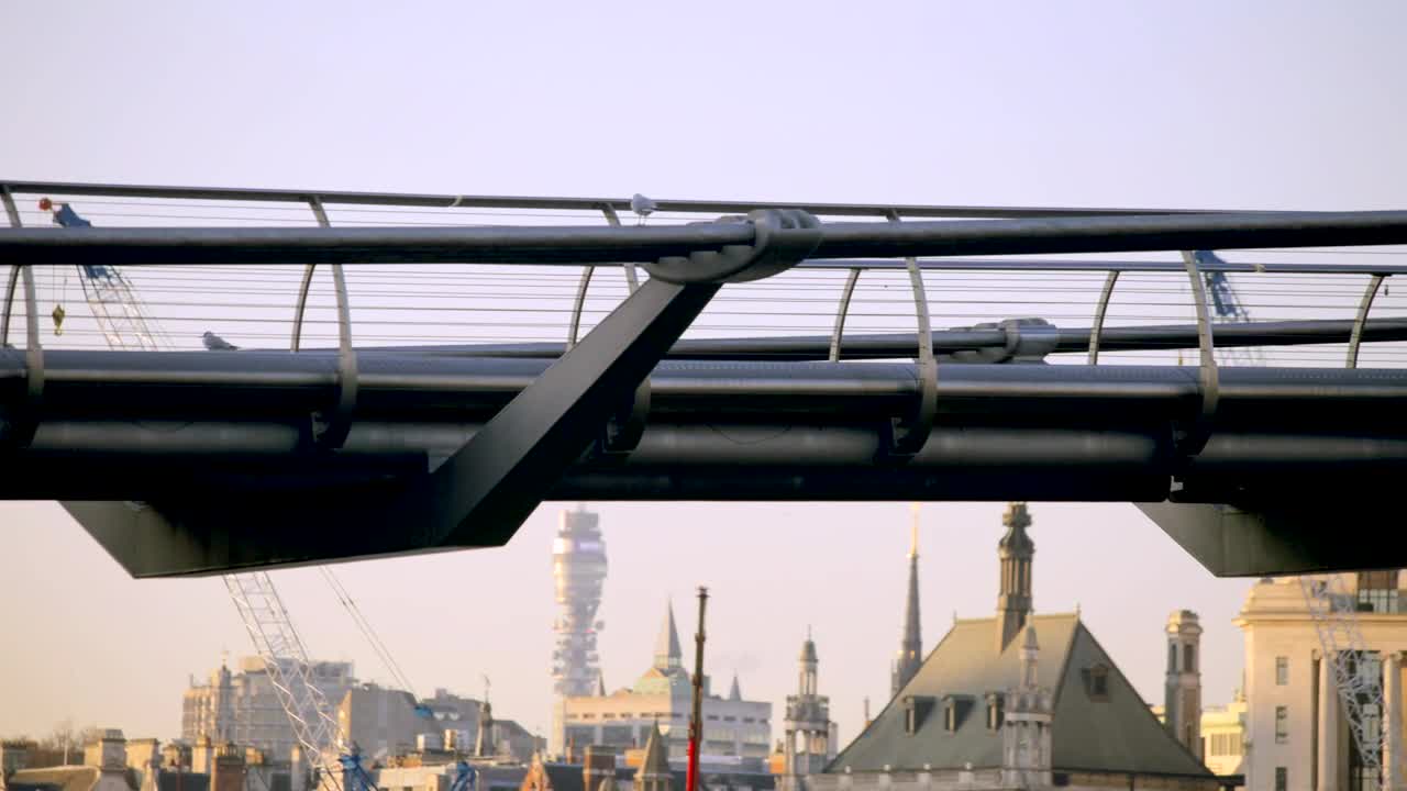 Stock Video Pedestrian Bridge In London Live Wallpaper - Free Download