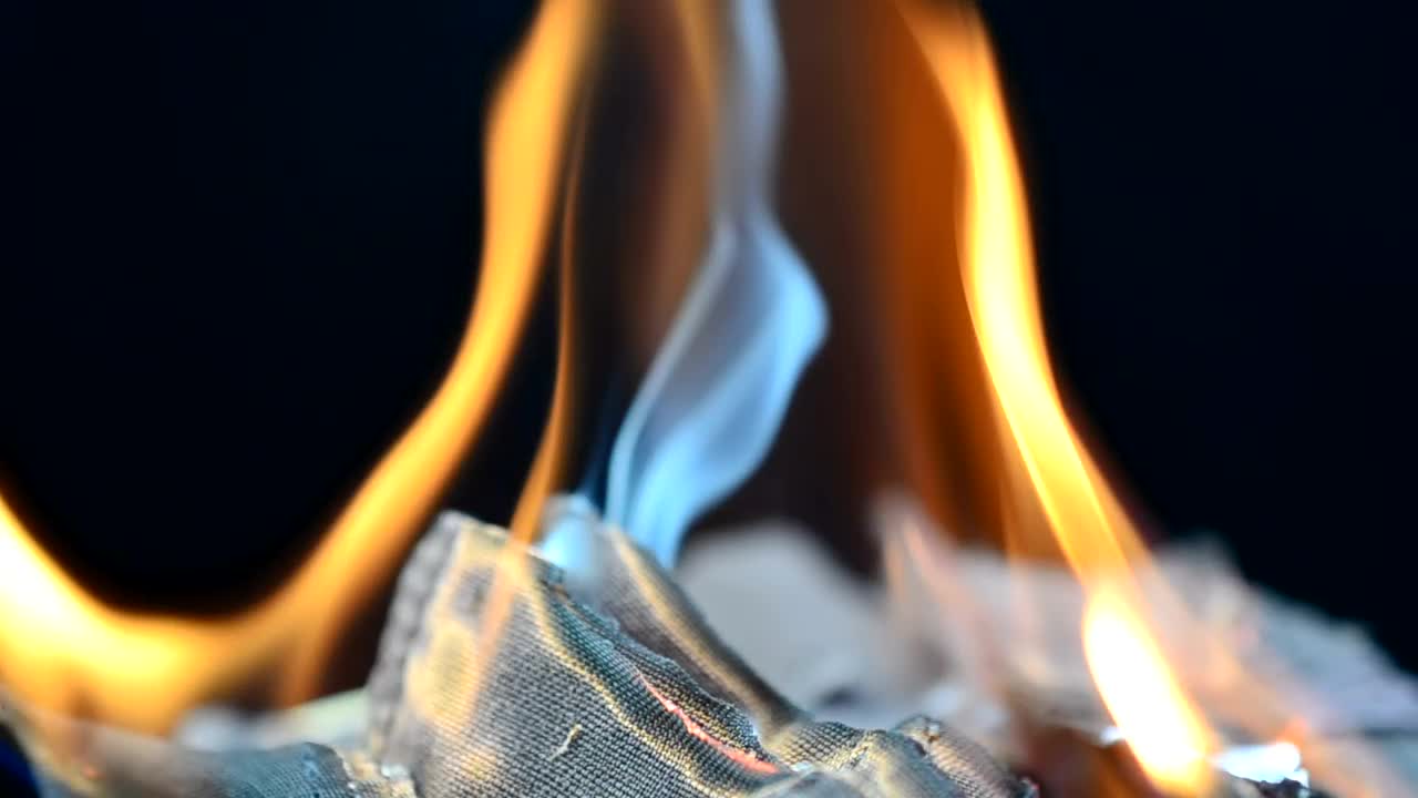 Stock Video Fabric Burning Inside Live Wallpaper For PC - Free Download