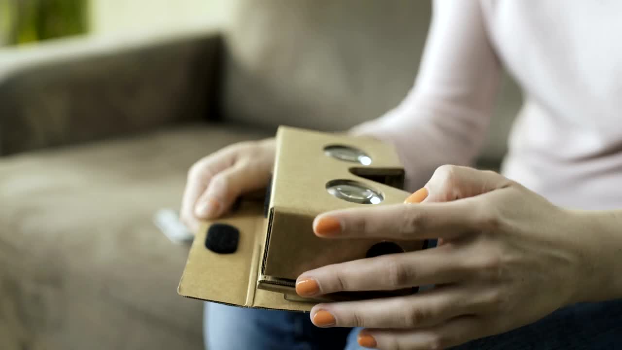 Free Stock Video Setting Up A Virtual Reality Headset Live Wallpaper - Free Download