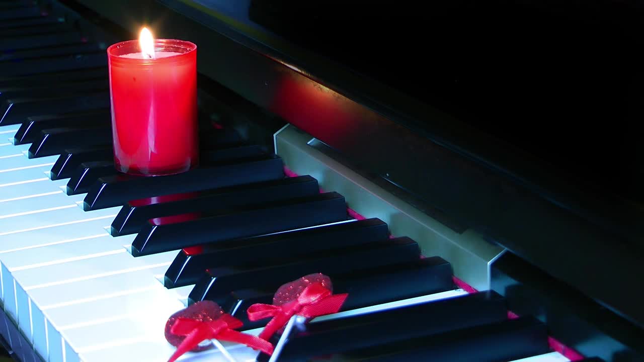 Video Stock Candle On A Piano Keyboard Live Wallpaper For PC - Free Download
