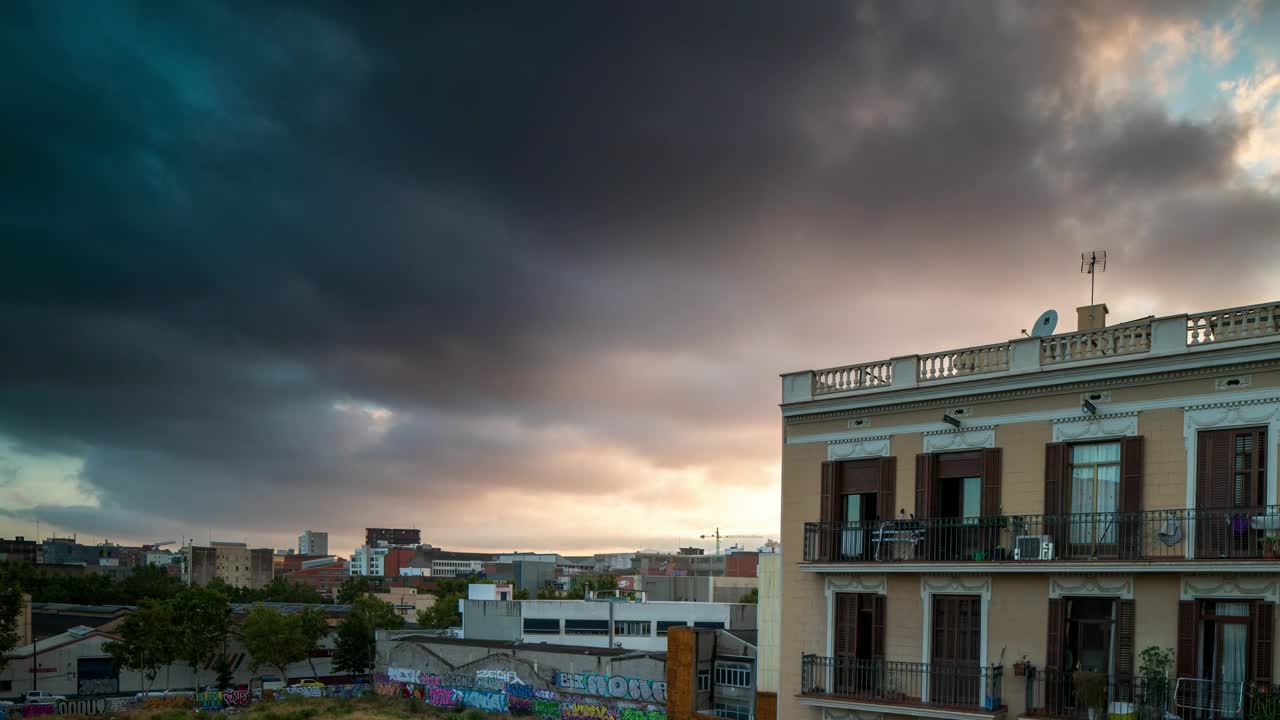 Stock Video Neighborhood In A City At Dusk Live Wallpaper - Free Download